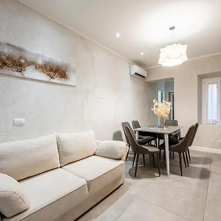 Διαμέρισμα 5 Minuti - Duomo Tripla Luxury *